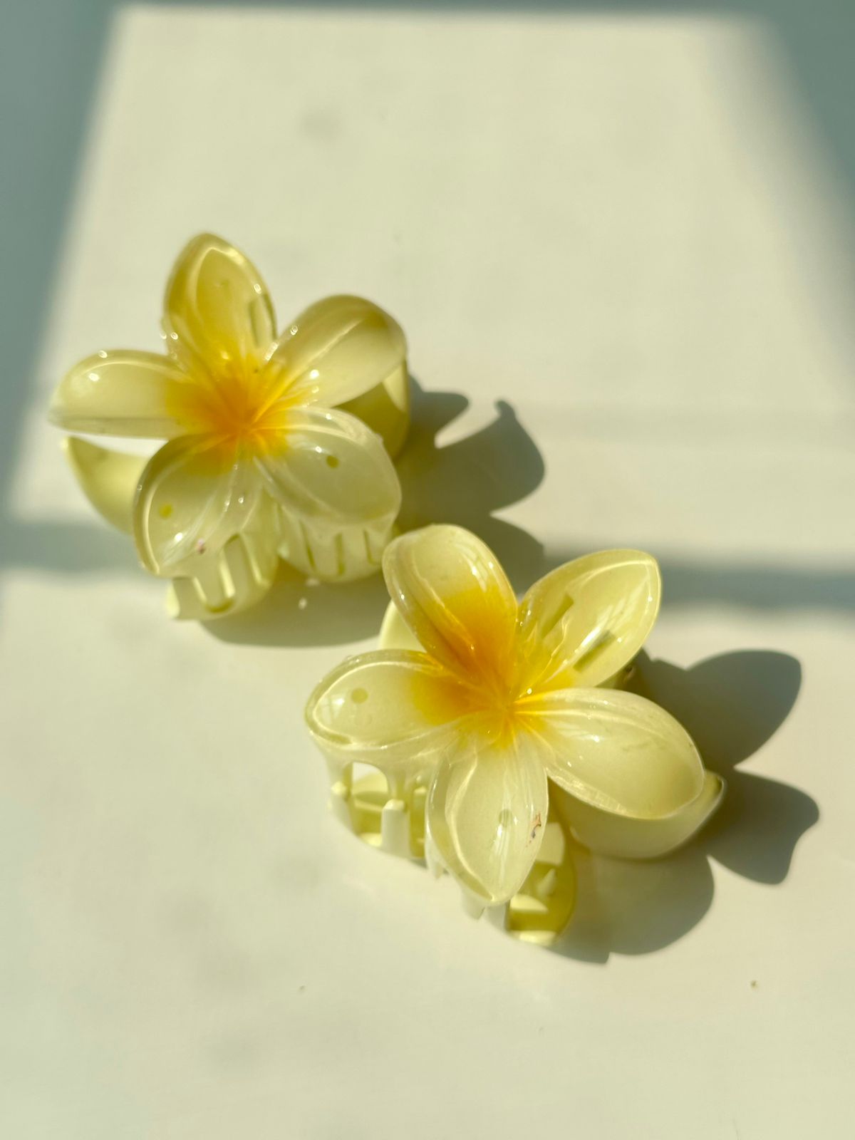 Medium Flower HairClaw
