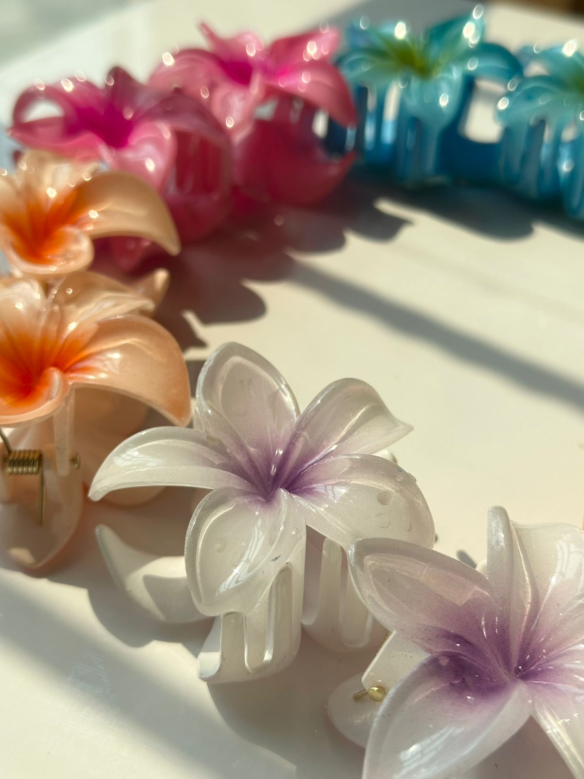 Medium Flower HairClaw