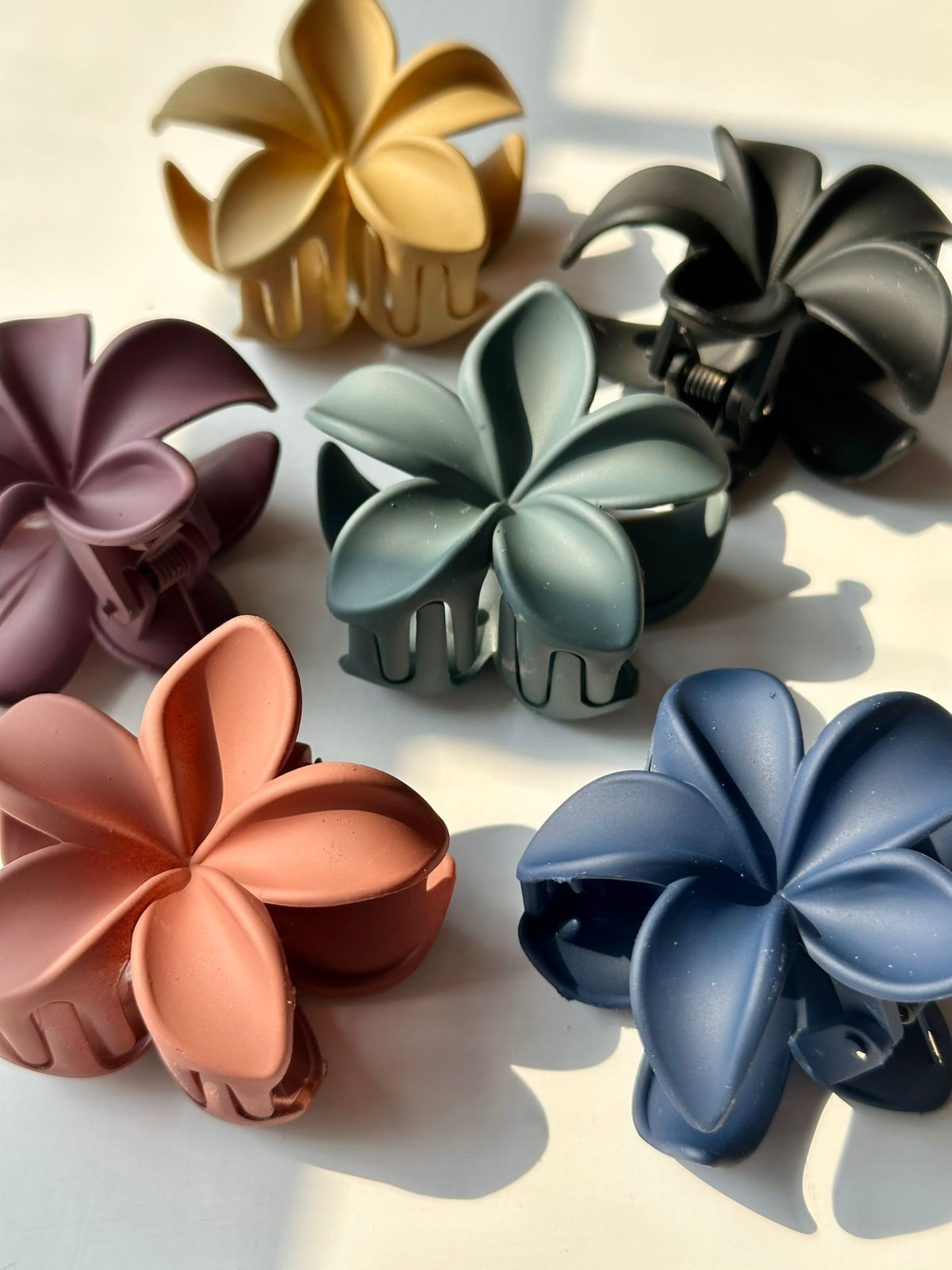 Medium Flower HairClaw