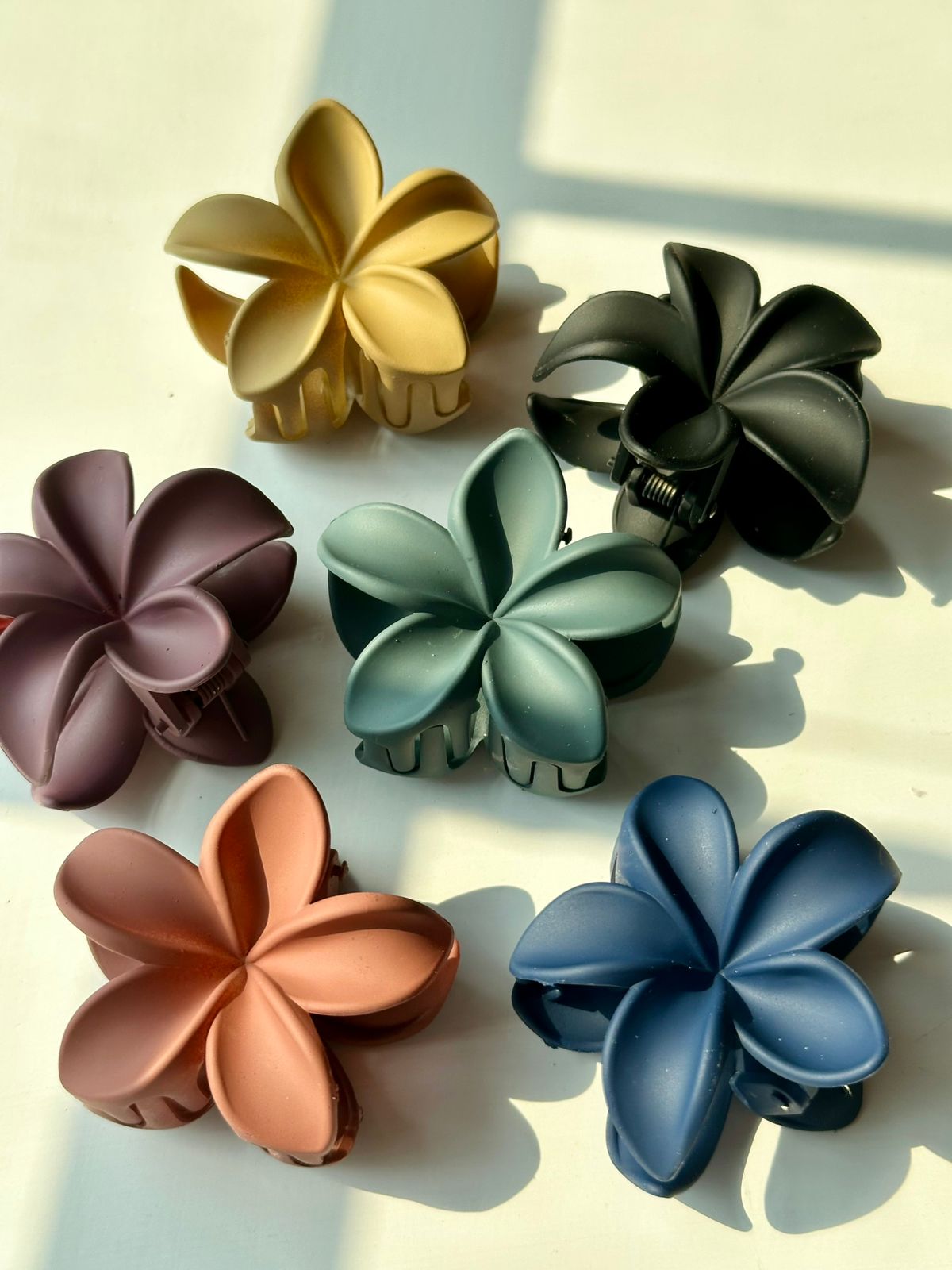 Medium Flower HairClaw